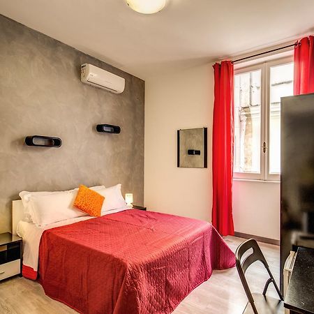 Enzo Luxury Rooms โรม ภายนอก รูปภาพ