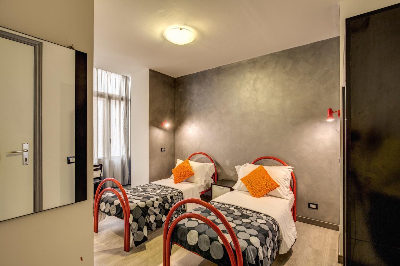 Enzo Luxury Rooms โรม ภายนอก รูปภาพ