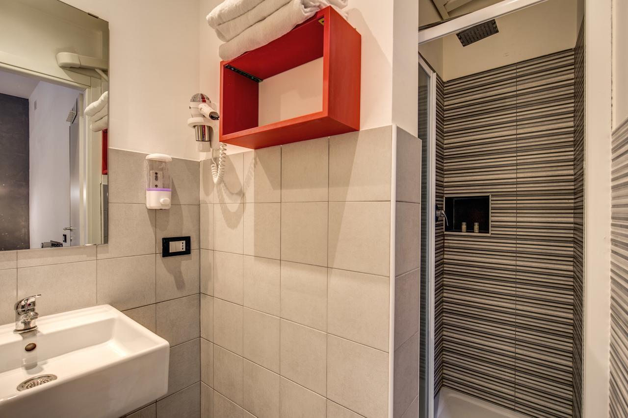 Enzo Luxury Rooms โรม ภายนอก รูปภาพ
