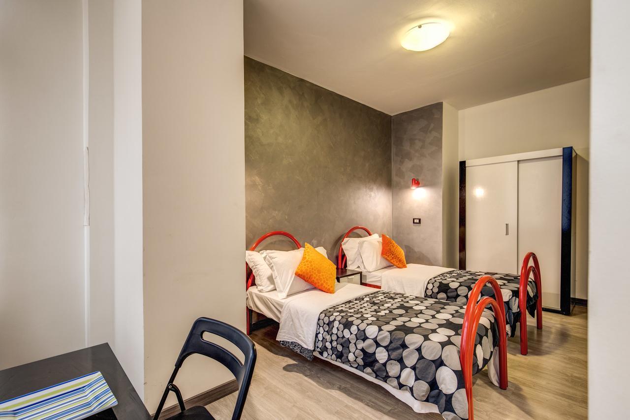 Enzo Luxury Rooms โรม ภายนอก รูปภาพ
