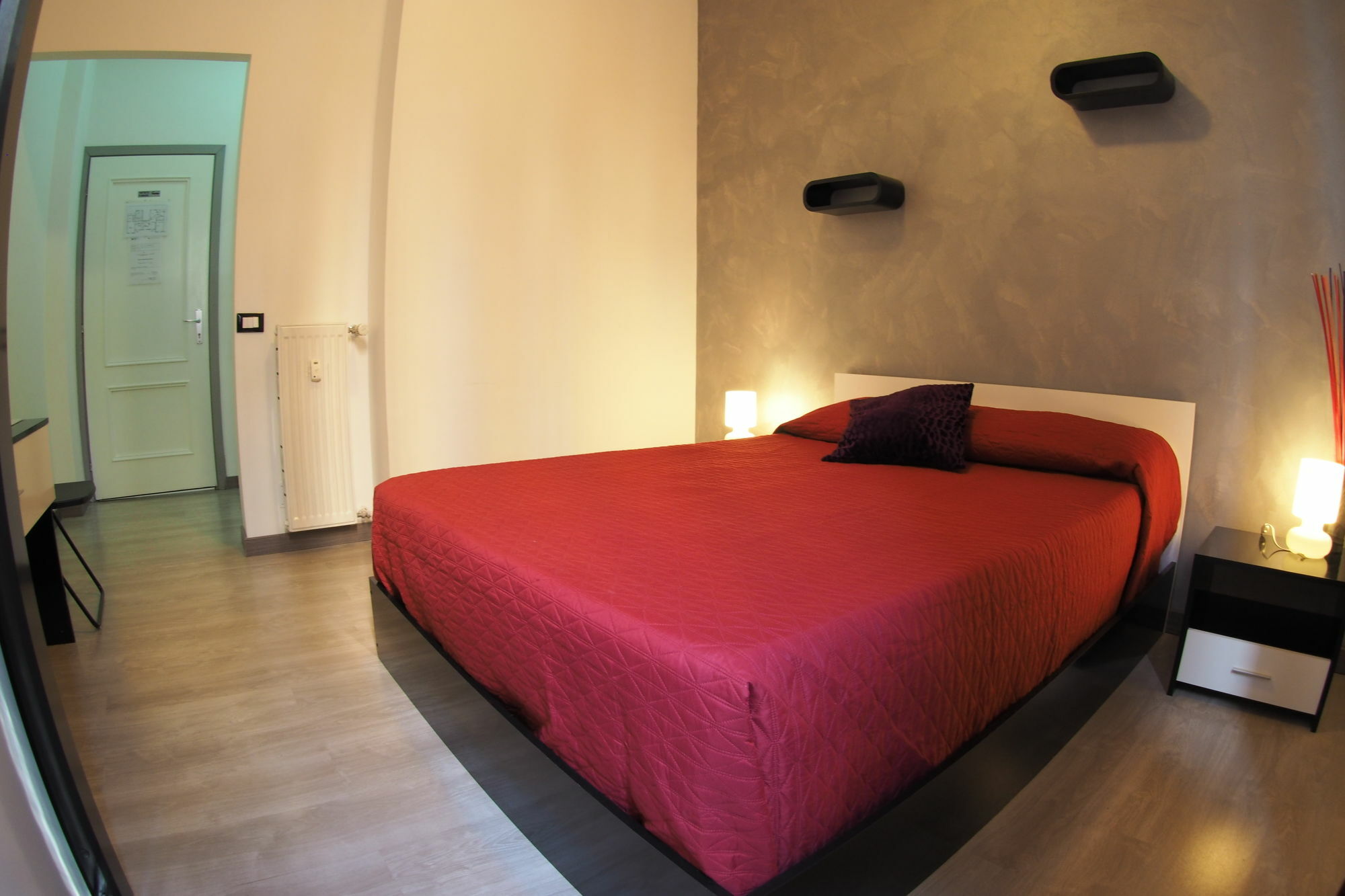 Enzo Luxury Rooms โรม ภายนอก รูปภาพ