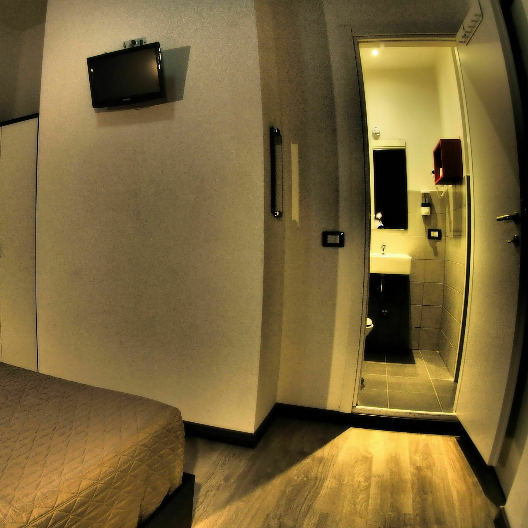 Enzo Luxury Rooms โรม ภายนอก รูปภาพ