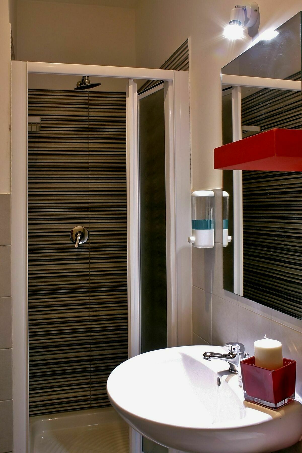 Enzo Luxury Rooms โรม ภายนอก รูปภาพ